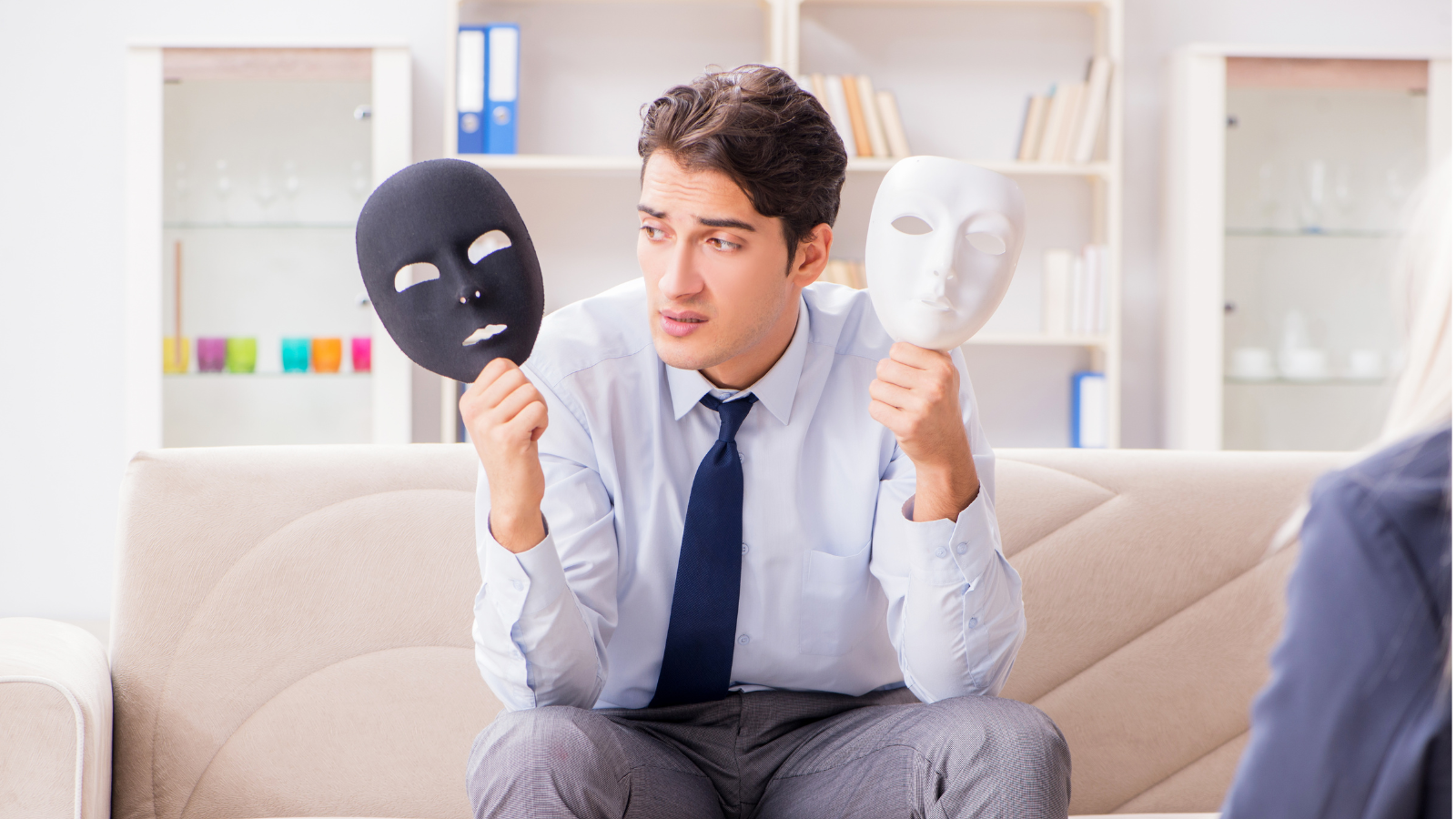 איך לזהות נרקיסיסט